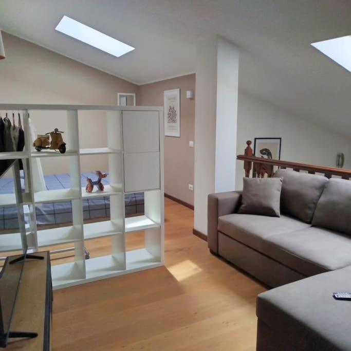 Casa Fedra, Delizioso Loft Frontelago ตอสโกลาโน มาแดร์โน ภายนอก รูปภาพ