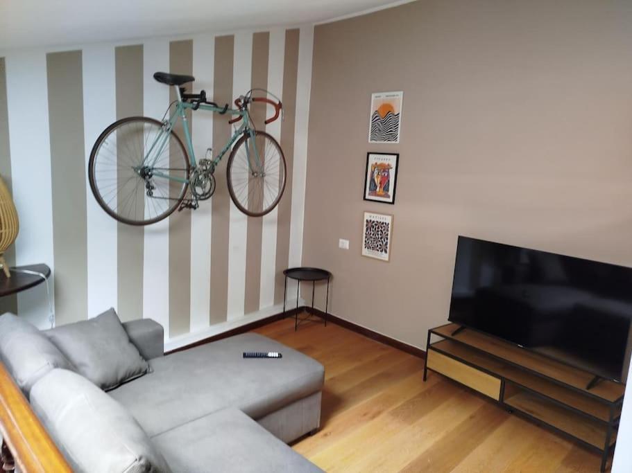 Casa Fedra, Delizioso Loft Frontelago ตอสโกลาโน มาแดร์โน ภายนอก รูปภาพ